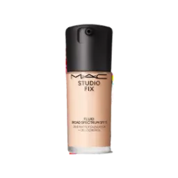 MAC Studio Fix Fluid SPF 15 24HR Matte Foundation + Oil Control Shade NW10 30ml
